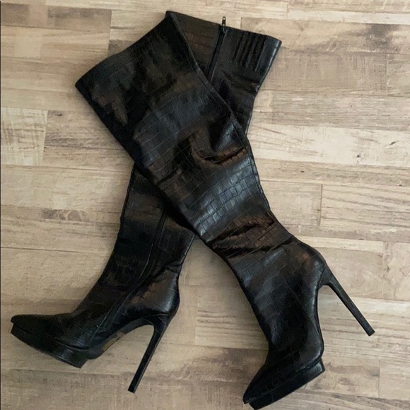 NWOB NastyGal Snakeskin Print Black OTK Boots, 8.5 - Picture 3 of 3